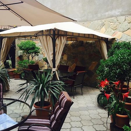 Hotel Majestic Тбилиси Екстериор снимка