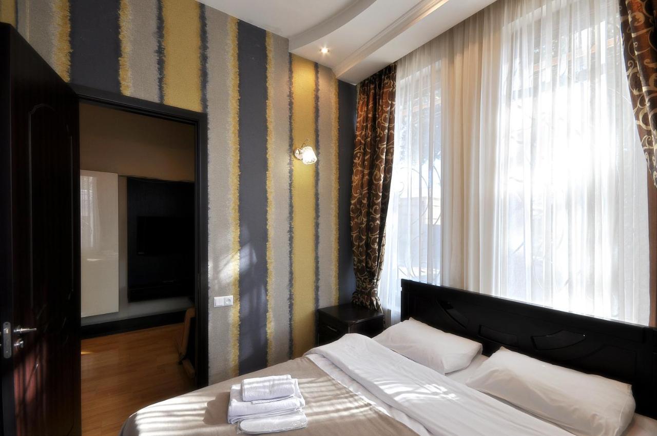 Hotel Majestic Тбилиси Екстериор снимка