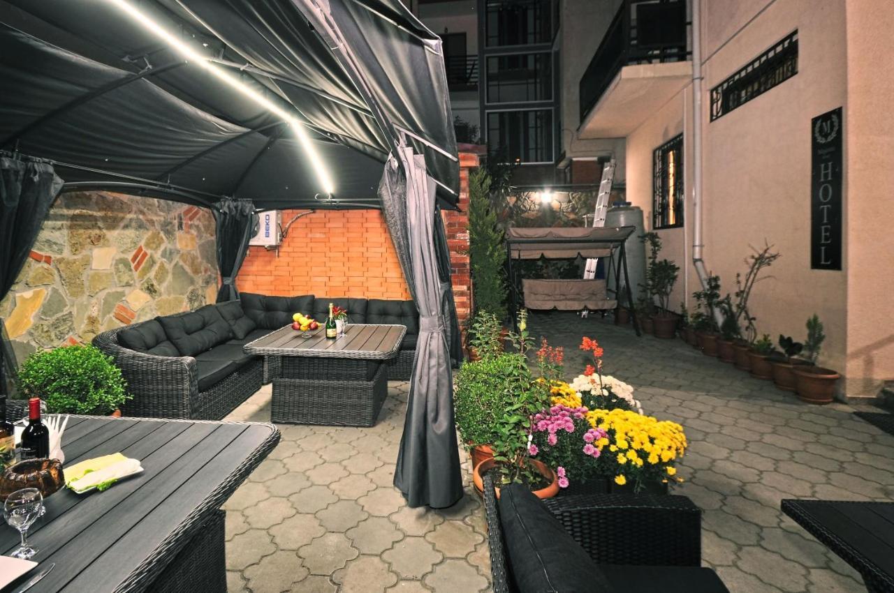 Hotel Majestic Тбилиси Екстериор снимка