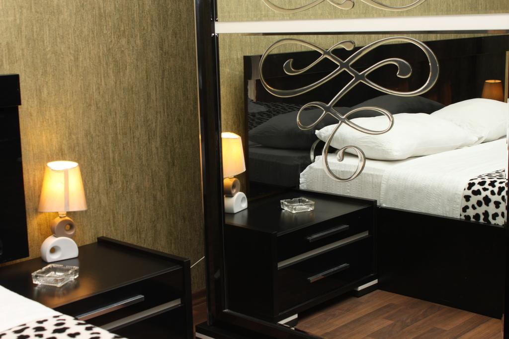Hotel Majestic Тбилиси Стая снимка
