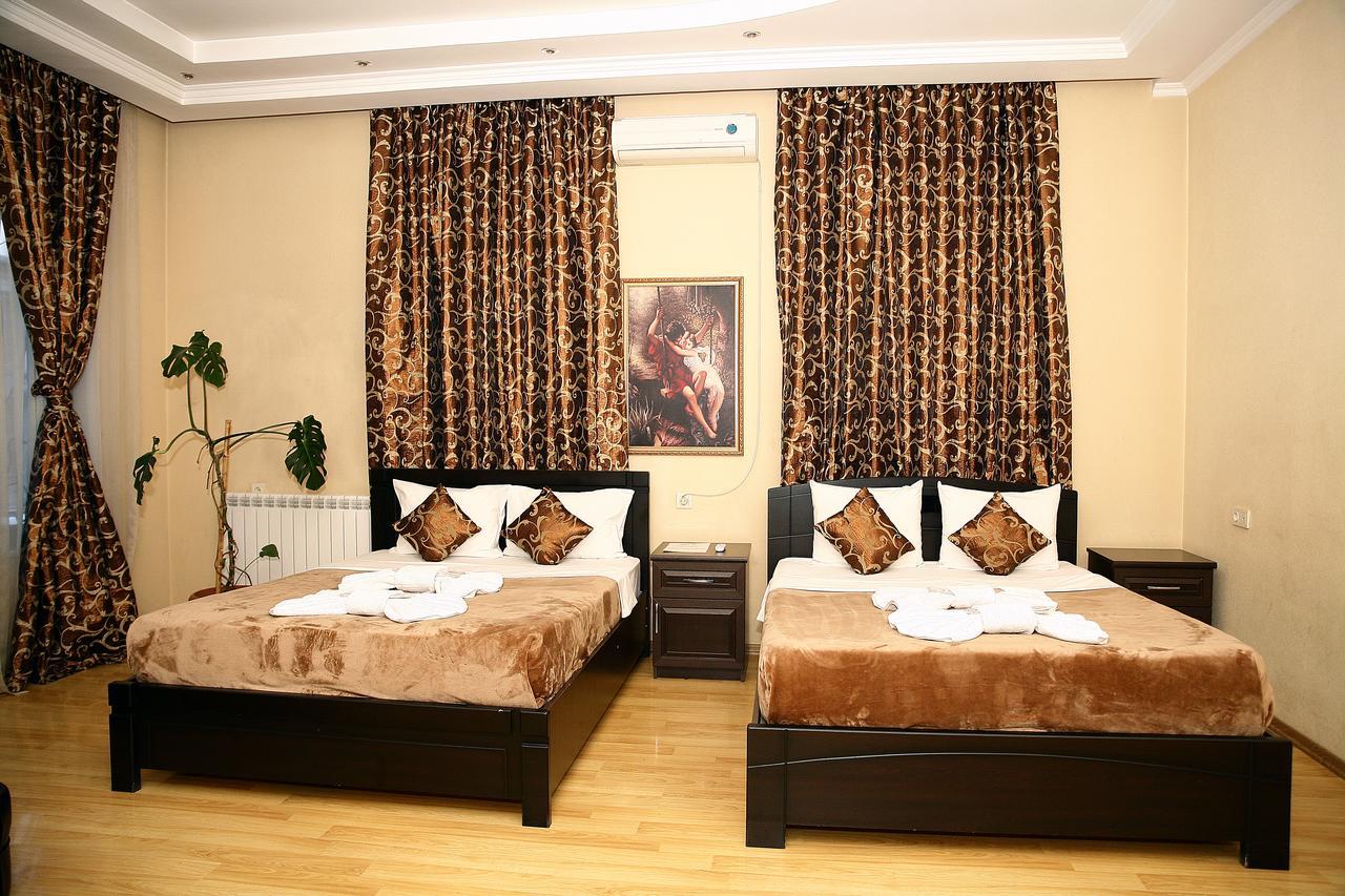 Hotel Majestic Тбилиси Екстериор снимка