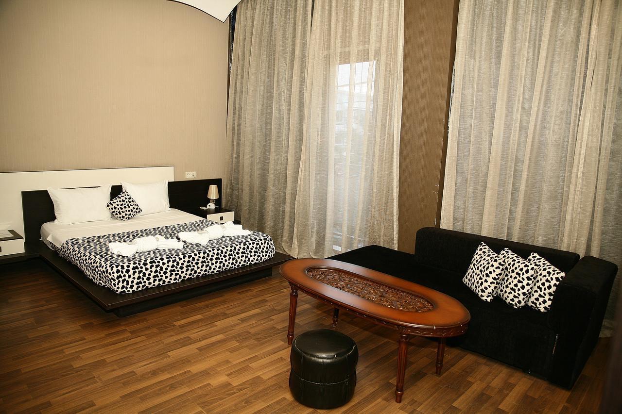 Hotel Majestic Тбилиси Екстериор снимка