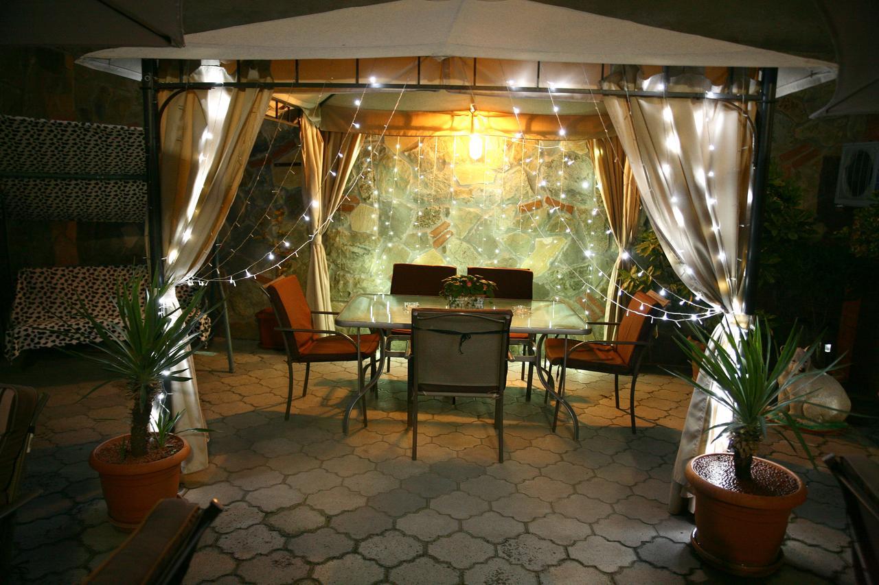 Hotel Majestic Тбилиси Екстериор снимка