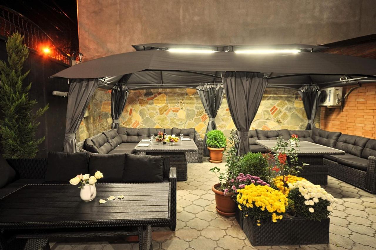Hotel Majestic Тбилиси Екстериор снимка